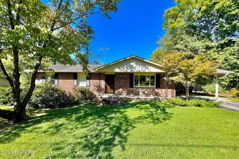 729 Cessna Rd, Knoxville, TN 37919