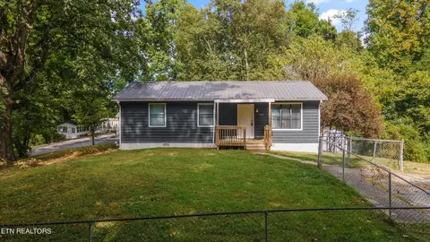 7112 Tipton Ln, Knoxville, TN 37918