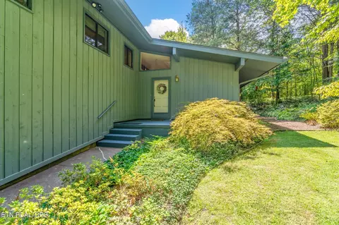 12204 E Doncaster Dr, Knoxville, TN 37932