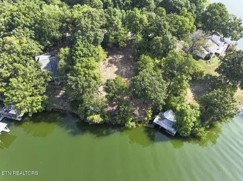 2522 Palmer Dr, Lenoir City, TN 37772
