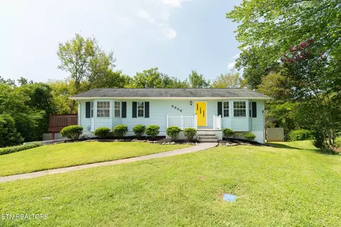 8906 Lyme Ln, Knoxville, TN 37923