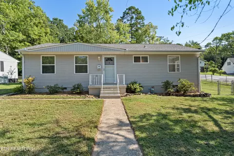 100 Ashland Ln, Oak Ridge, TN 37830