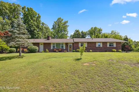 1103 Mayors Dr, Sevierville, TN 37862