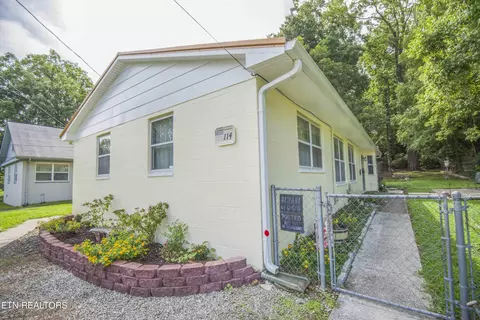 114 Manchester Rd, Oak Ridge, TN 37830