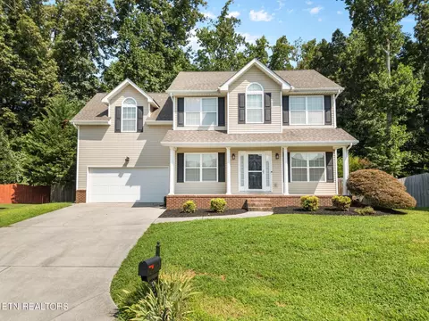 5819 Summer Grove Ln, Knoxville, TN 37931