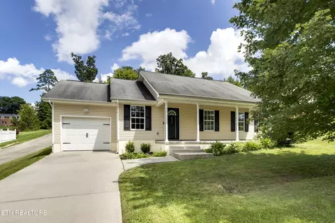 4812 Bradshaw Rd, Knoxville, TN 37912