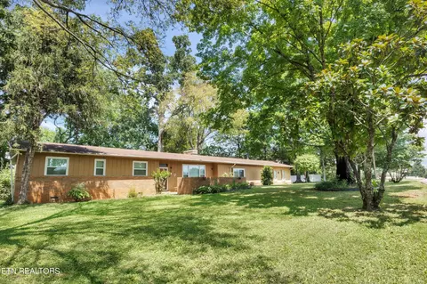 104 Sherwood Dr, Maryville, TN 37801