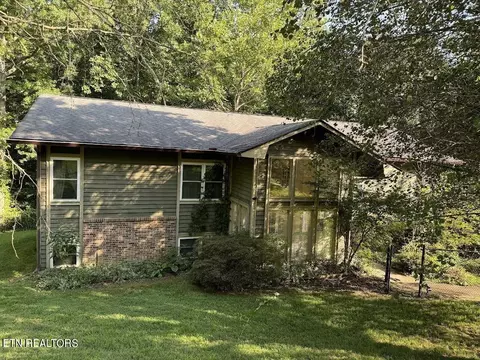 169 Glassboro Dr, Oak Ridge, TN 37830