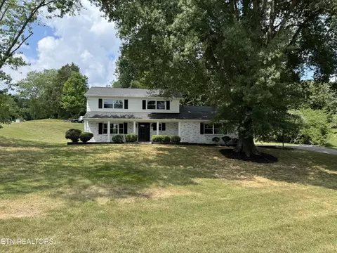8915 Neartop Tr, Knoxville, TN 37923