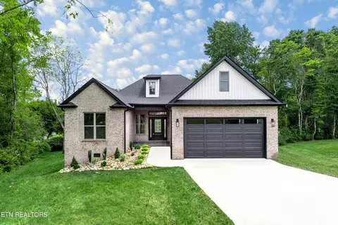 140 Tsuhdatsi Cir, Loudon, TN 37774
