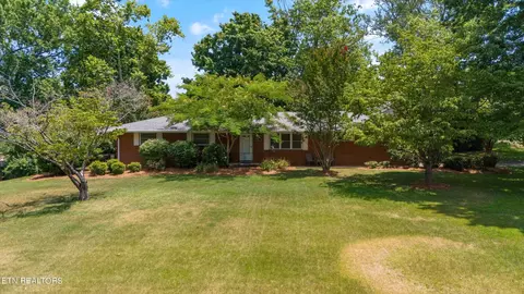 8032 Hayden Dr, Knoxville, TN 37919