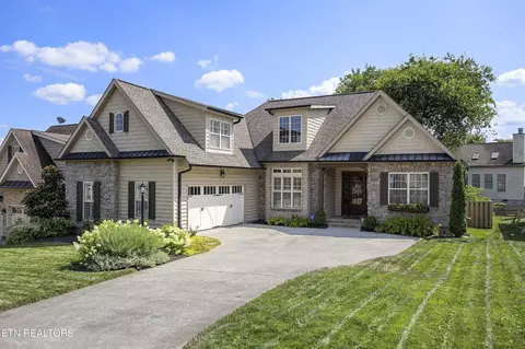 1607 Autumn Tree Ln, Knoxville, TN 37922