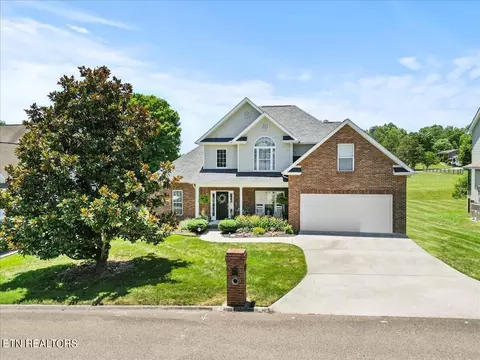 1813 Cedardale Ln, Knoxville, TN 37932
