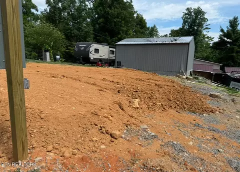 208 Shady Dr, Harriman, TN 37748