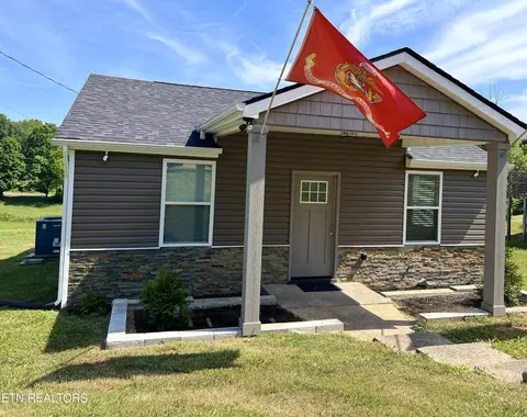 704 Childress Ave, Sweetwater, TN 37874