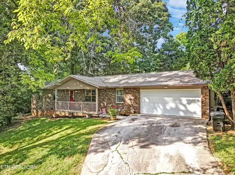 704 Crest Forest Rd, Knoxville, TN 37923