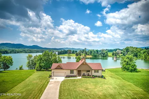 296 Shields Crossing Dr, Bean Station, TN 37708