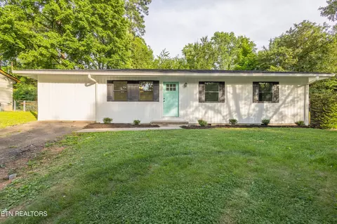 5122 NW Evelyn Dr, Knoxville, TN 37909