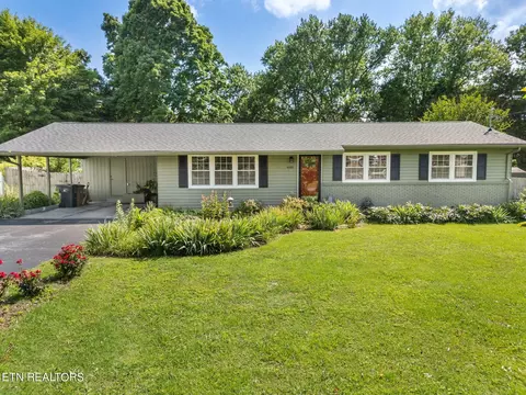 4108 Crestfield Rd, Knoxville, TN 37921