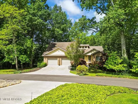 372 Parkwood Cir, Greenback, TN 37742