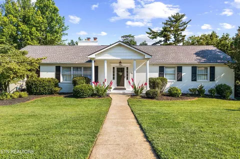 7109 Cresthill Dr, Knoxville, TN 37919