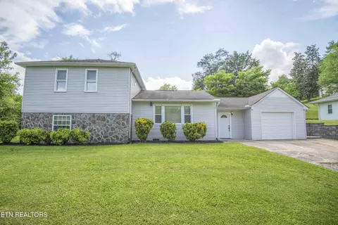 9103 Happy Ln, Oak Ridge, TN 37830