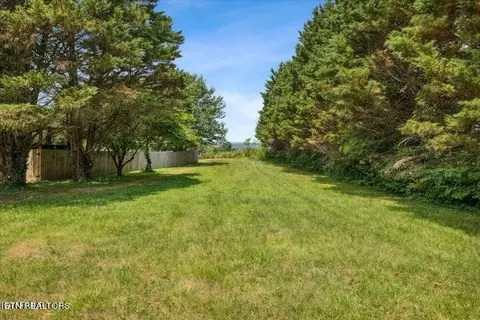4405 Aylesbury Dr, Knoxville, TN 37918