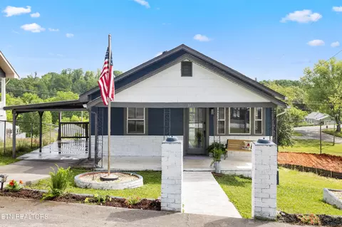 813 N A St, Lenoir City, TN 37771