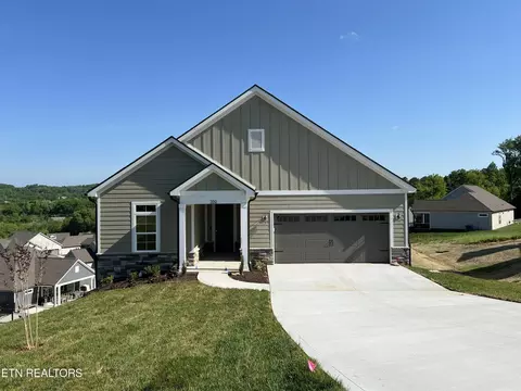 369 Cedar Branch Tr, Lenoir City, TN 37772