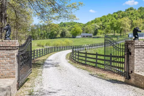 161 Ashley Ln, Powell, TN 37849