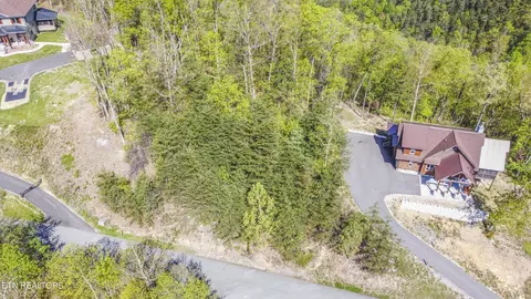 9 Stackstone Rd, Sevierville, TN 37862 photo 2