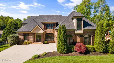 1704 Regents Park Rd, Knoxville, TN 37922