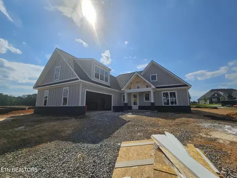 150 Poplar Rdg, Lenoir City, TN 37771
