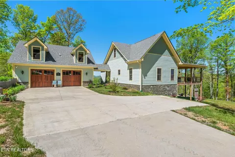 300 Jess Perry Rd, Maynardville, TN 37807