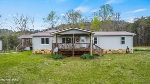 909 Reagan Valley Rd, Tellico Plains, TN 37385