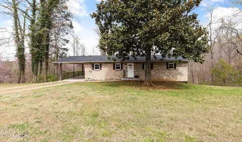 502 Skyline View Ln, Harriman, TN 37748