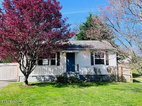 915 Hall St, Knoxville, TN 37920