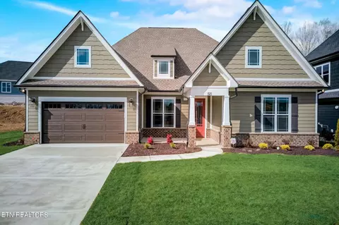 198 Bittersweet Ln, Lenoir City, TN 37771