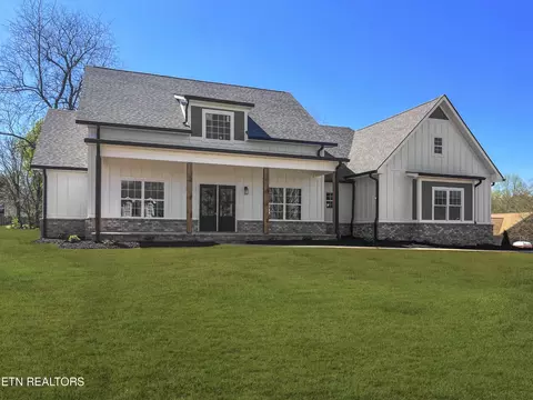 2028 Cherokee Dr, Maryville, TN 37801