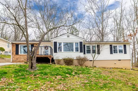 1204 Woodberry Dr, Knoxville, TN 37912