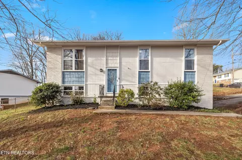 6610 Hunters Glen Dr, Knoxville, TN 37921