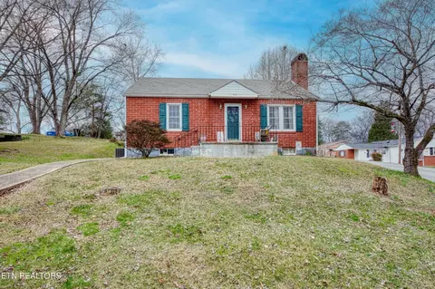 910 N C St, Lenoir City, TN 37771