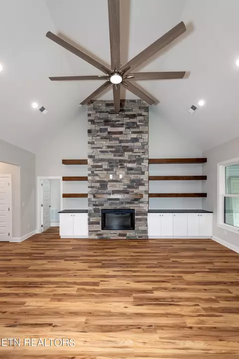 302 Ootsima Ln, Loudon, TN 37774 photo 9