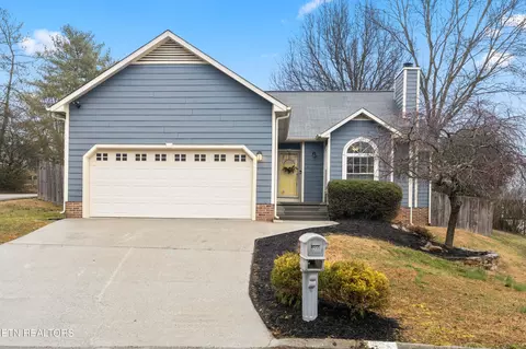 631 Copperfield Dr, Knoxville, TN 37934