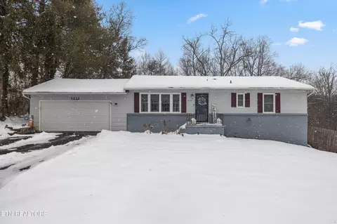 5232 John Hall Rd, Knoxville, TN 37920