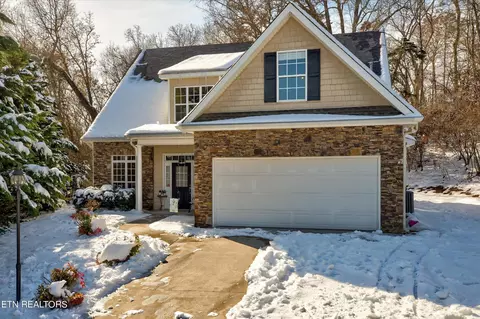 1141 Winterberry Ln, Knoxville, TN 37932