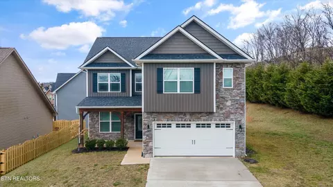 1047 Letsinger Cove Ln, Knoxville, TN 37932