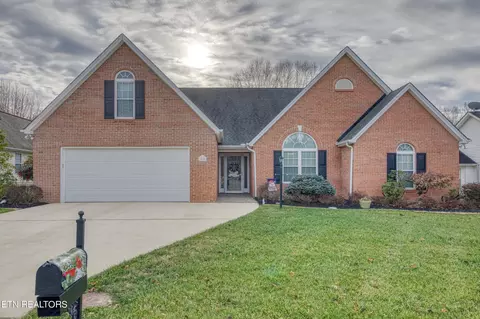 1000 Paxton Dr, Knoxville, TN 37918