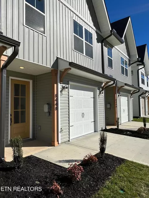 8434 Whisper Ln, Powell, TN 37849