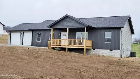 1422 Grandeur Ave, Parrottsville, TN 37843